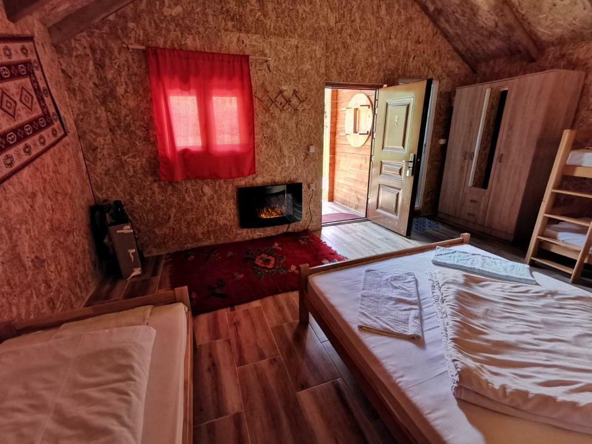 Eko Katun Rosi - Old Tower Hotel Gusinje ภายนอก รูปภาพ